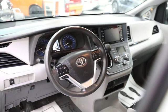 2020 Toyota Sienna LE