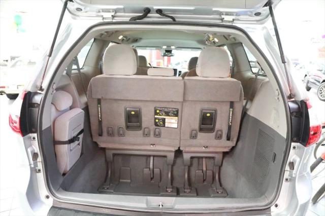 2020 Toyota Sienna LE