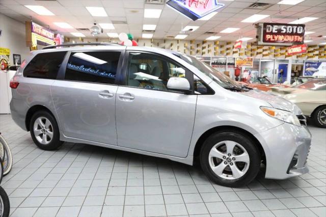 2020 Toyota Sienna LE