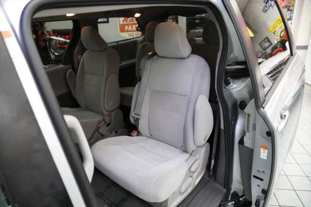 2020 Toyota Sienna LE