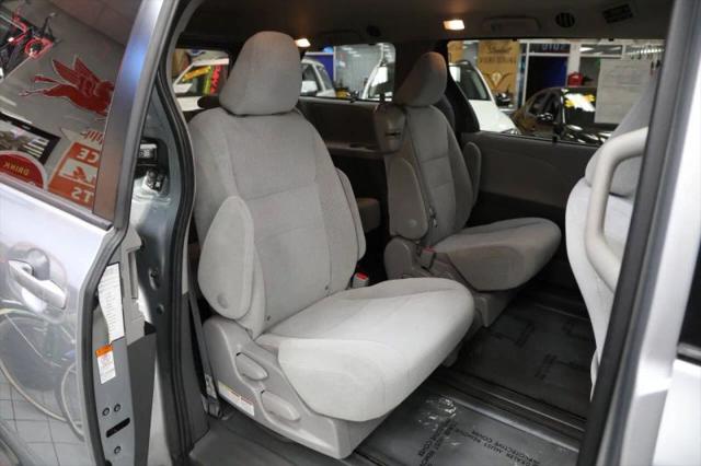 2020 Toyota Sienna LE