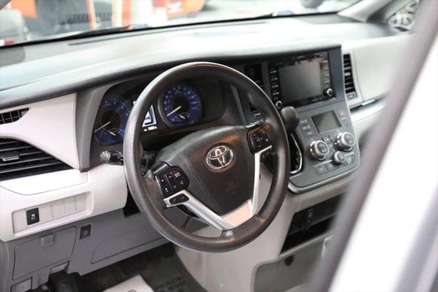 2020 Toyota Sienna LE