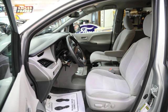 2020 Toyota Sienna LE