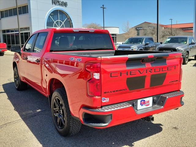 2023 Chevrolet Silverado 1500 4WD Crew Cab Short Bed Custom