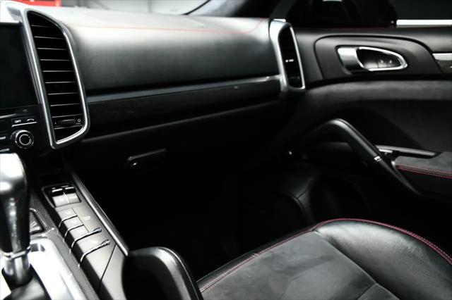 2017 Porsche Cayenne GTS