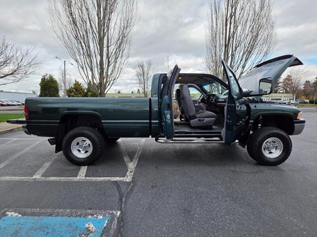 1999 Dodge Ram 2500 4X4 6-SPEED MANUAL / 5.9L CUMMINS DIESEL / LONGBED