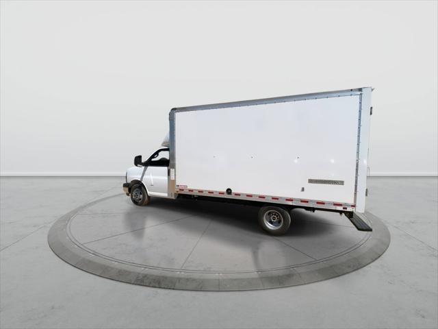 2025 GMC Savana Cutaway Work Van