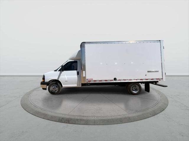 2025 GMC Savana Cutaway Work Van