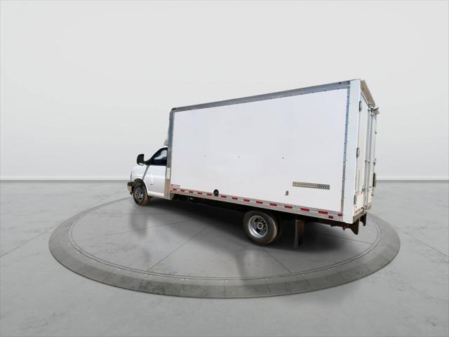 2025 GMC Savana Cutaway Work Van