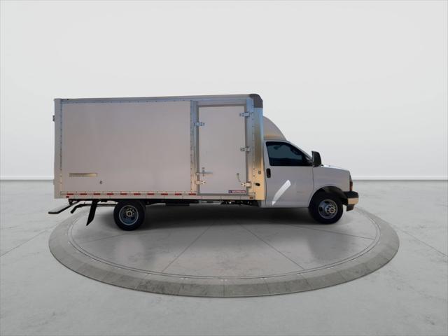 2025 GMC Savana Cutaway Work Van