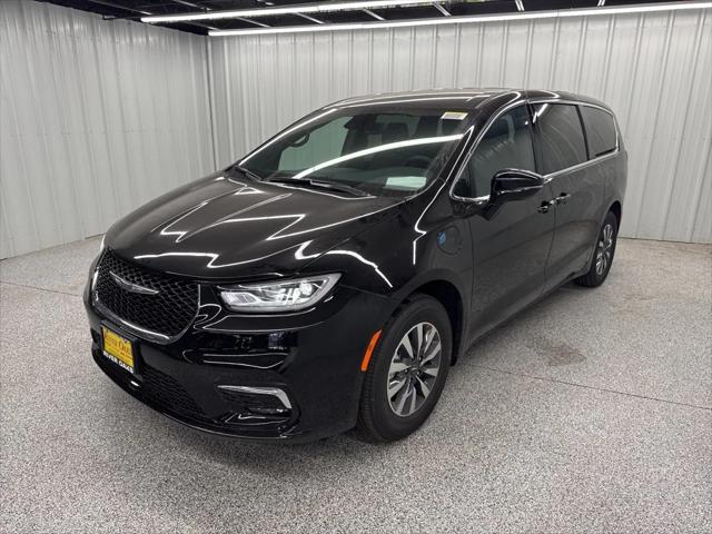 2025 Chrysler Pacifica Hybrid PACIFICA PLUG-IN HYBRID SELECT