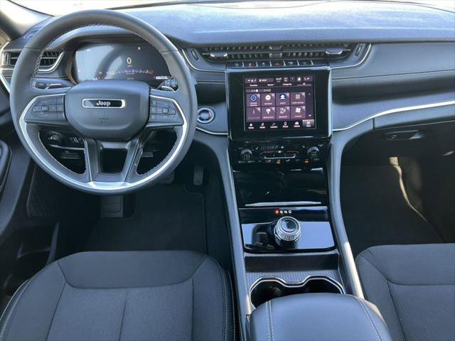 2025 Jeep Grand Cherokee L Laredo 4x4 2025 Jeep Grand Cherokee L Laredo 4x4