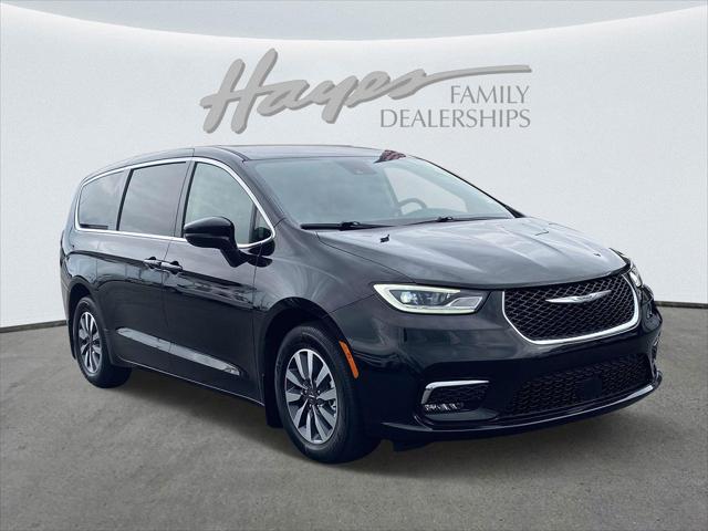2022 Chrysler Pacifica Hybrid Touring L