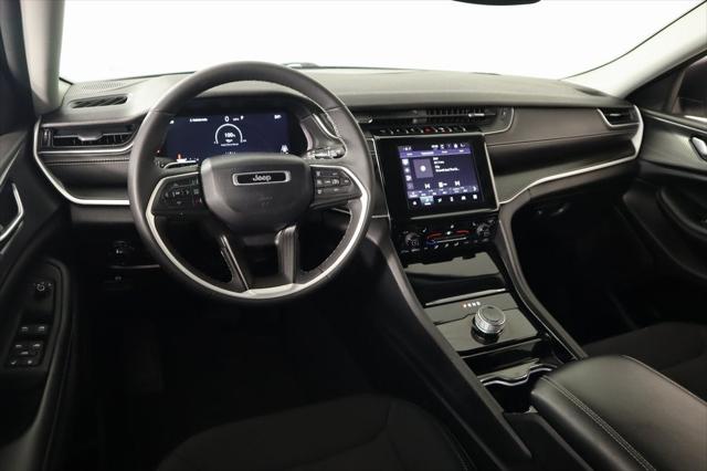 2023 Jeep Grand Cherokee L Laredo 4x4