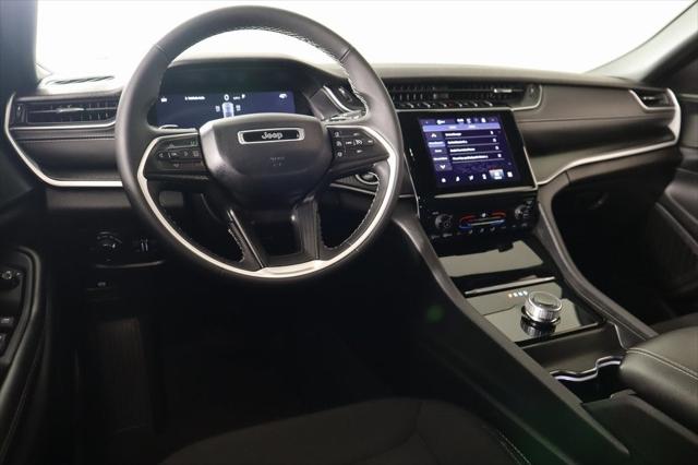 2024 Jeep Grand Cherokee Laredo 4x2