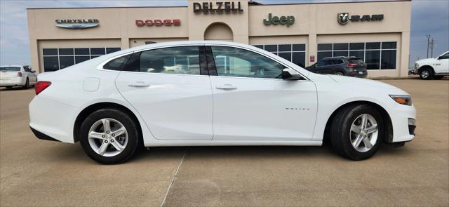 2022 Chevrolet Malibu FWD 1FL