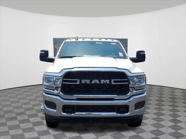 2024 RAM Ram 3500 Chassis Cab RAM 3500 TRADESMAN CHASSIS REGULAR CAB 4X4 60 CA 2024 RAM Ram 3500 Chassis Cab RAM 3500 TRADESMAN CHASSIS REGULAR CAB 4X4 60 CA