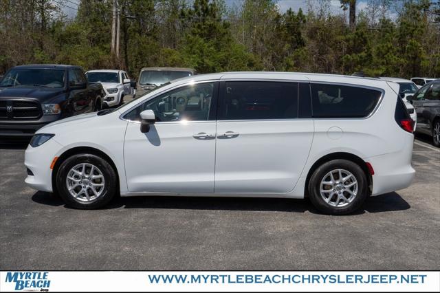 2022 Chrysler Voyager LX