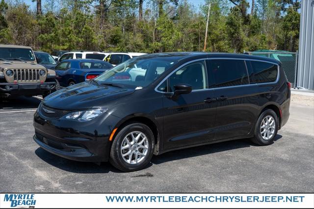 2022 Chrysler Voyager LX