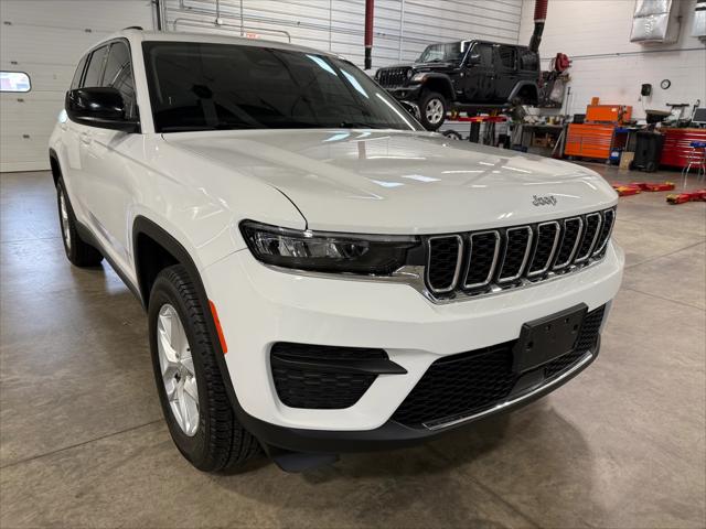2023 Jeep Grand Cherokee Laredo 4x4