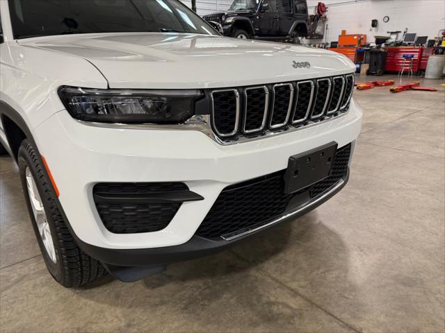 2023 Jeep Grand Cherokee Laredo 4x4