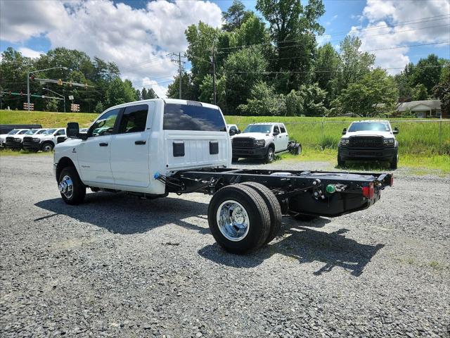 2024 RAM Ram 3500 Chassis Cab RAM 3500 SLT CREW CAB CHASSIS 4X4 60 CA