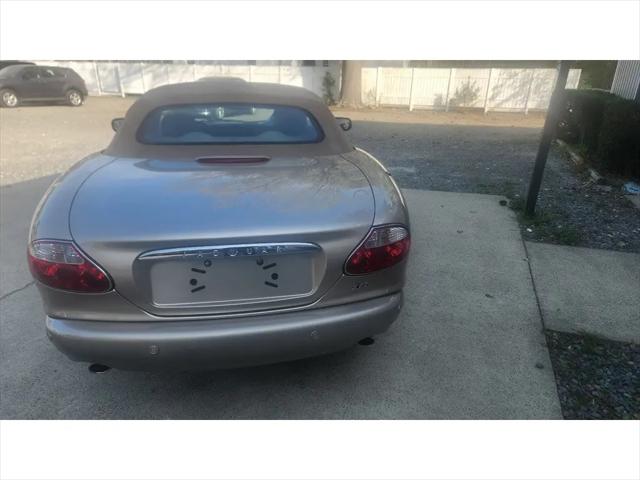 2002 Jaguar XK8 Standard