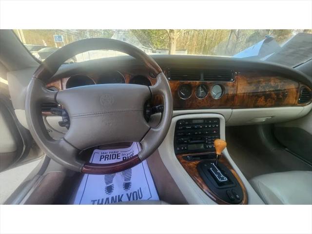 2002 Jaguar XK8 Standard