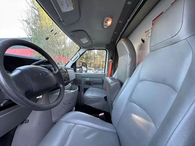 2015 Ford E-350 Cutaway Base