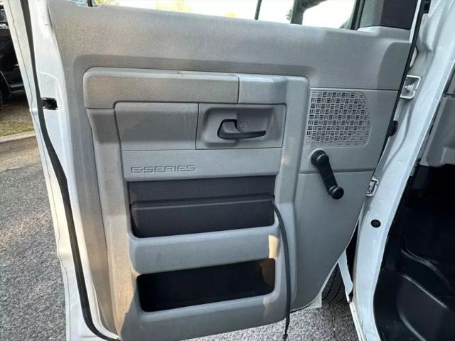 2015 Ford E-350 Cutaway Base