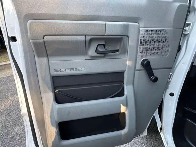2015 Ford E-350 Cutaway Base
