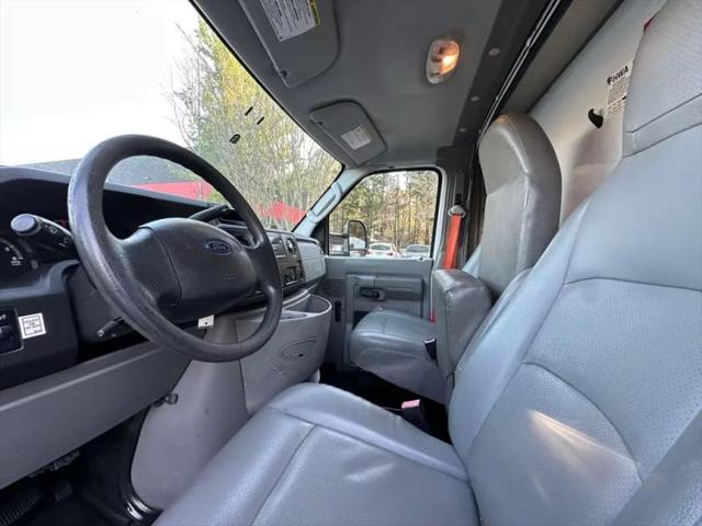 2015 Ford E-350 Cutaway Base