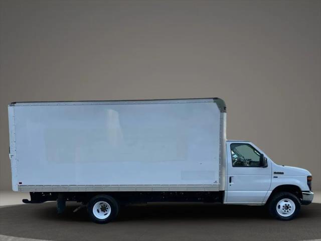 2015 Ford E-350 Cutaway Base