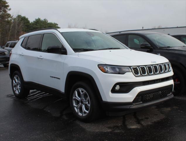 2025 Jeep Compass Latitude 4x4 2025 Jeep Compass Latitude 4x4