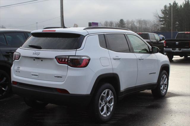 2025 Jeep Compass Latitude 4x4 2025 Jeep Compass Latitude 4x4