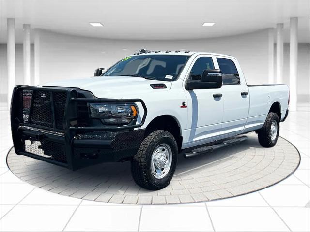 2023 RAM 2500 Tradesman Crew Cab 4x4 8 Box