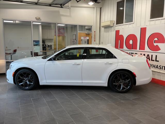2022 Chrysler 300 Touring