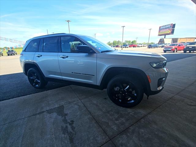 2025 Jeep Grand Cherokee GRAND CHEROKEE ALTITUDE X 4X4