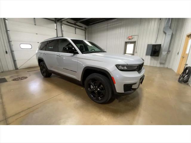 2022 Jeep Grand Cherokee L Altitude 4x4