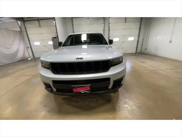 2022 Jeep Grand Cherokee L Altitude 4x4
