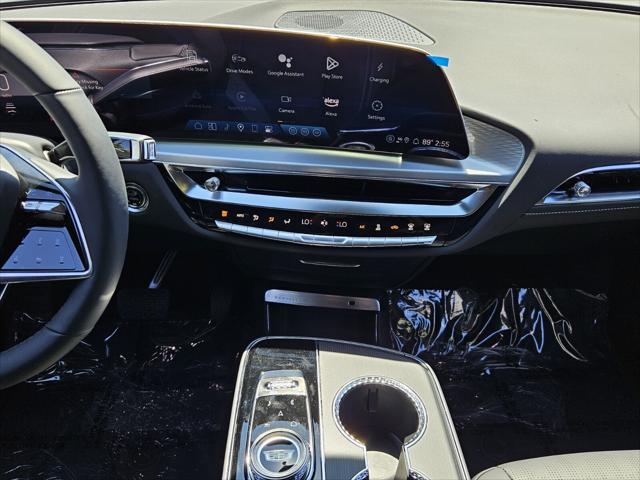 2025 Cadillac iQ Luxury w/1SC