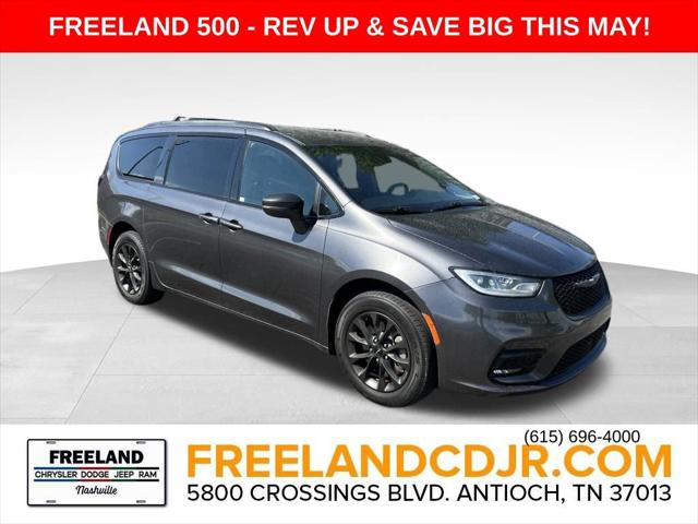 2022 Chrysler Pacifica Touring L AWD