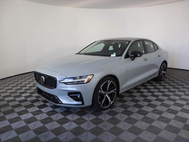 2024 Volvo S60 B5 Plus Dark Theme