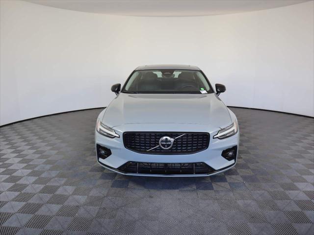2024 Volvo S60 B5 Plus Dark Theme