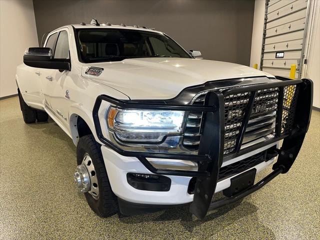 2020 RAM 3500 Laramie Longhorn Crew Cab 4x4 8 Box