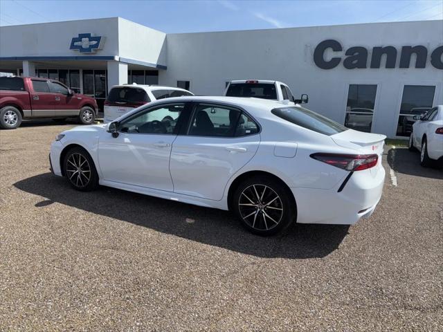 2022 Toyota Camry SE