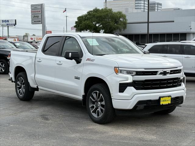 2022 Chevrolet Silverado 1500 4WD Crew Cab Short Bed RST