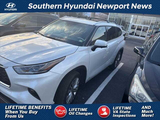2023 Toyota Highlander Hybrid Platinum