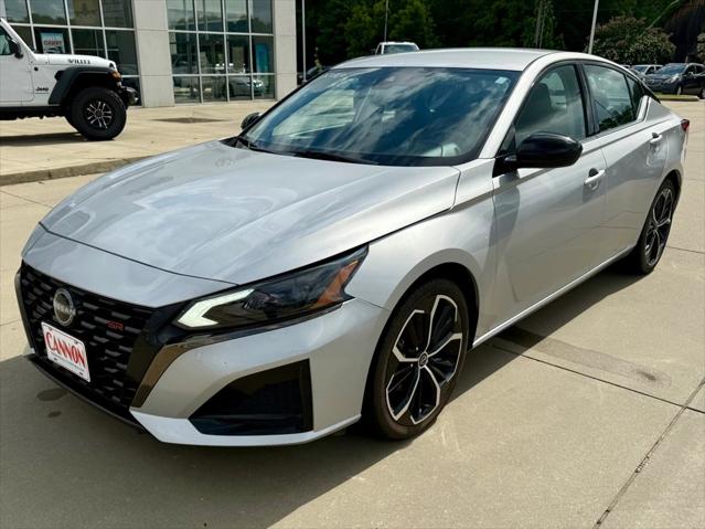 2023 Nissan Altima SR FWD