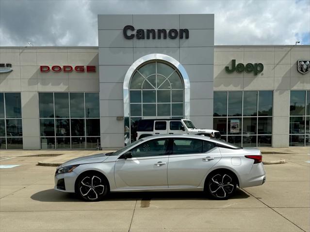 2023 Nissan Altima SR FWD